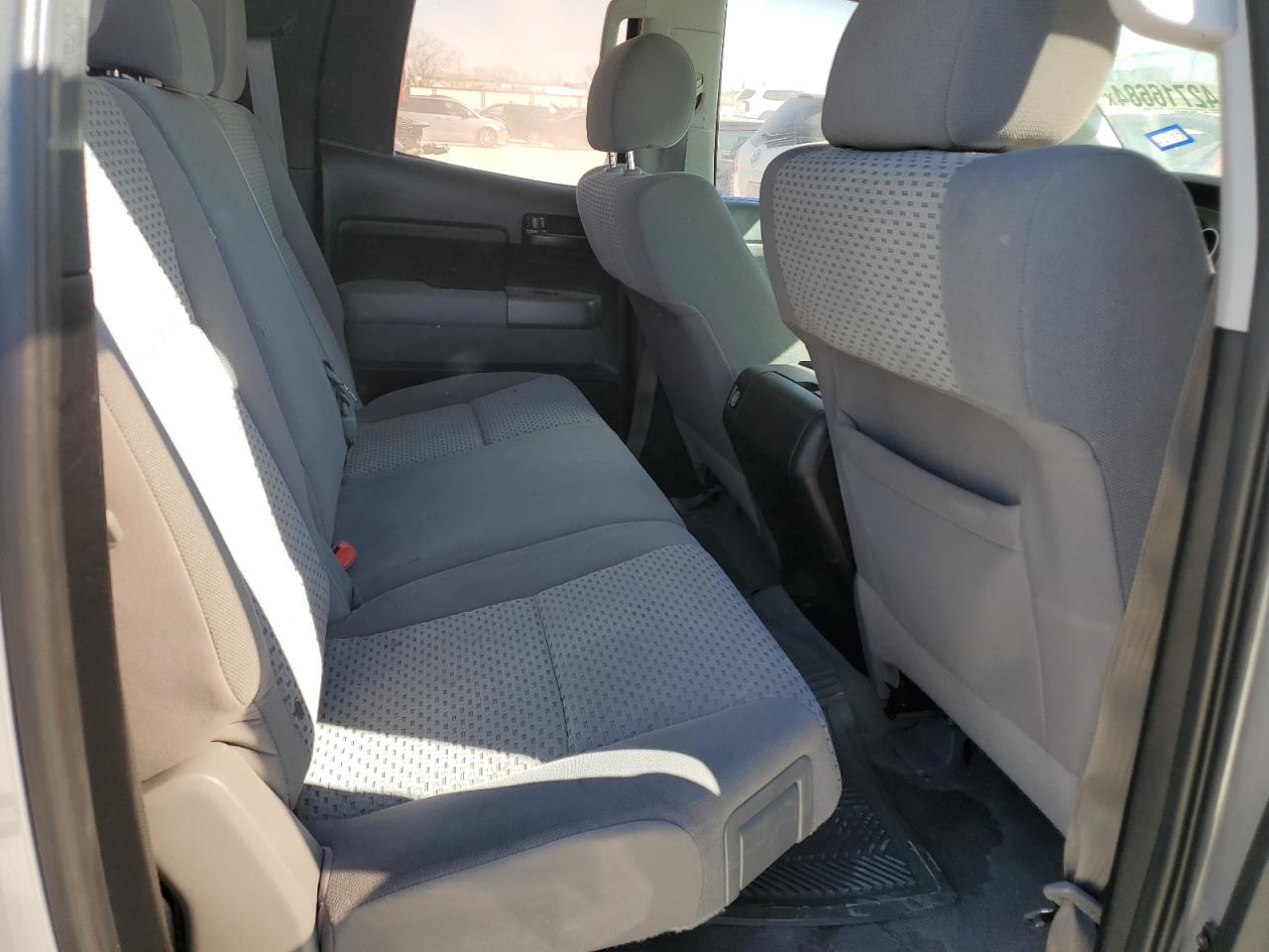 TOYOTA TUNDRA 2011 — 11