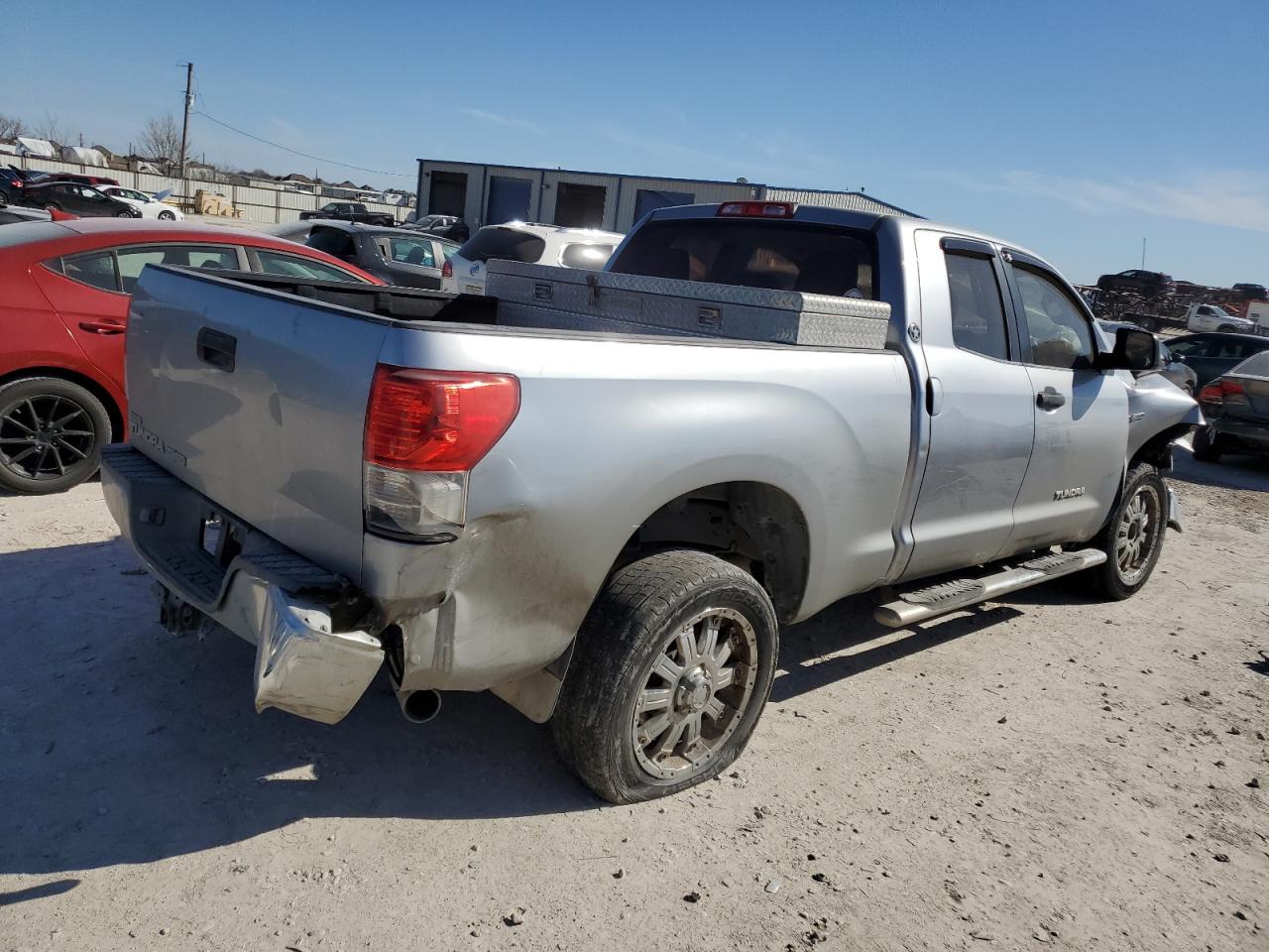 TOYOTA TUNDRA 2011 — 4