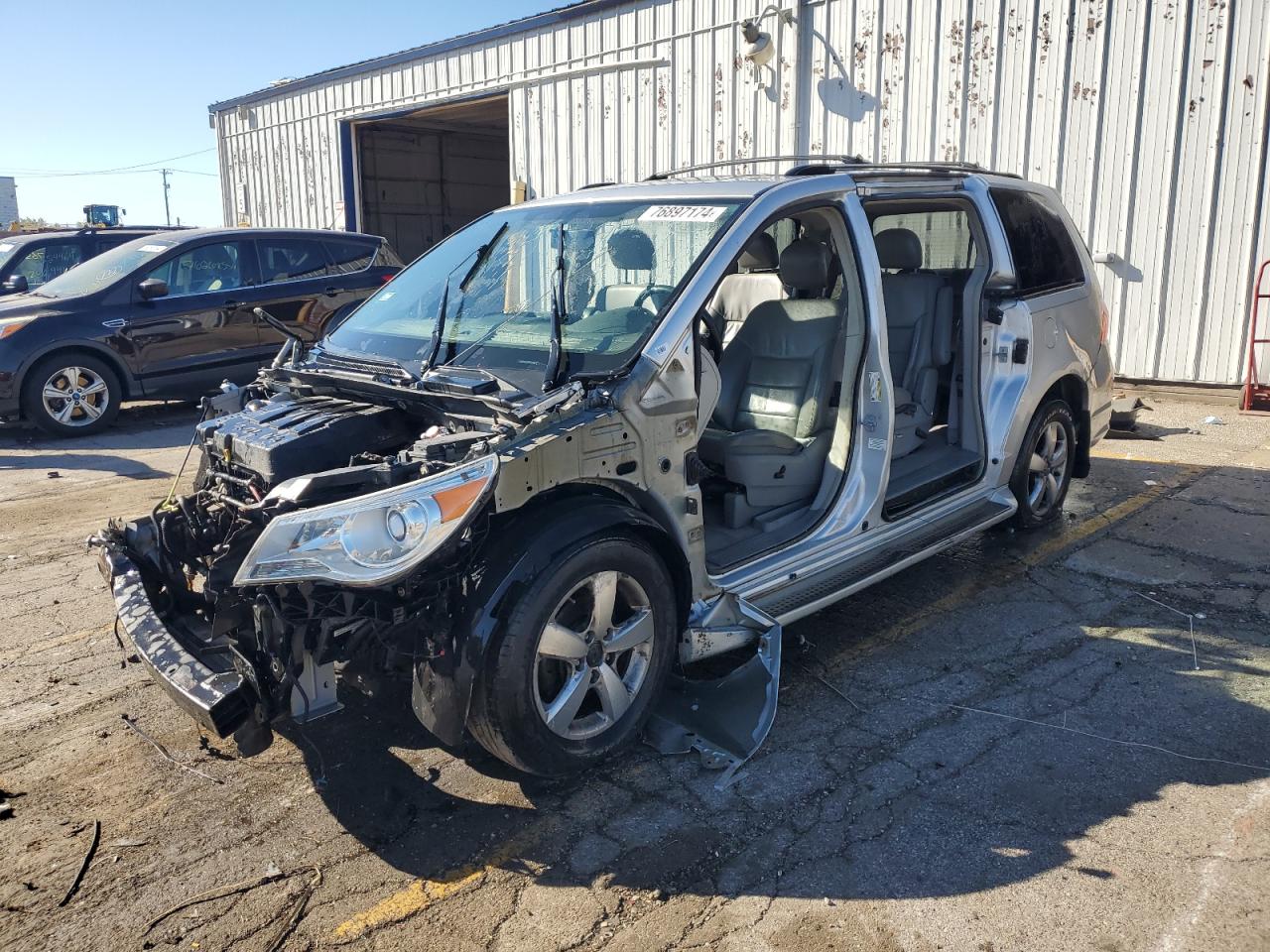 VOLKSWAGEN ROUTAN 2009 — 2