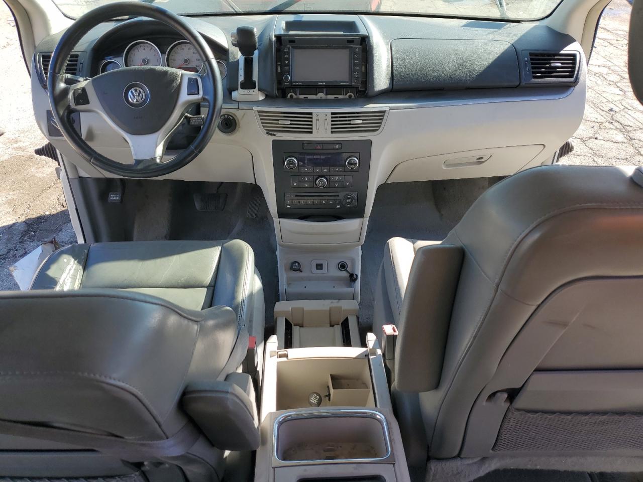 VOLKSWAGEN ROUTAN 2009 — 9