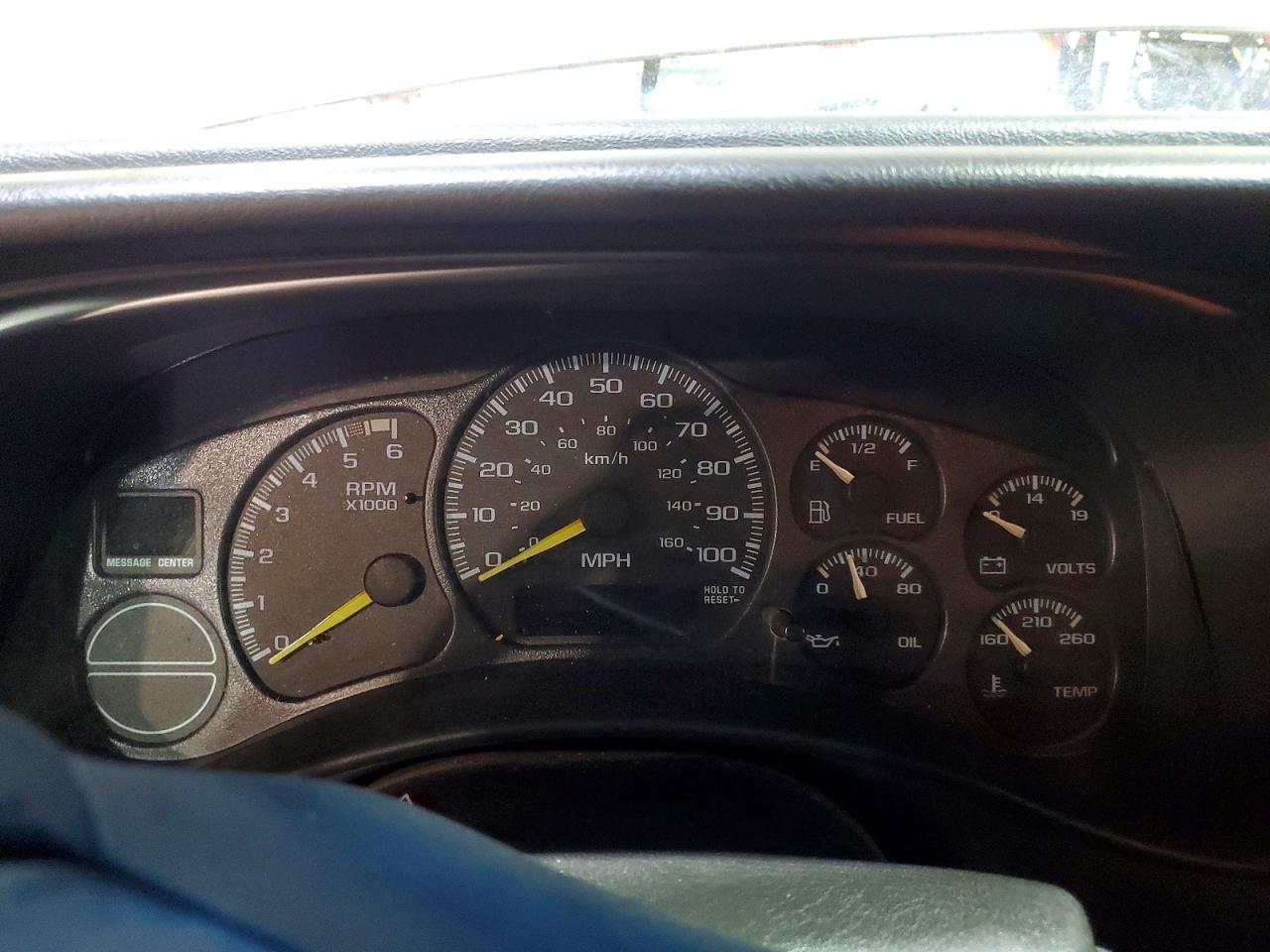 CHEVROLET SILVERADO 2000 — 10