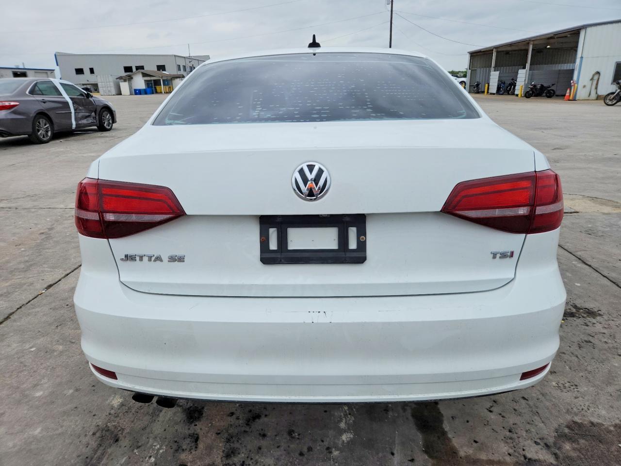 VOLKSWAGEN JETTA 2017 — 7