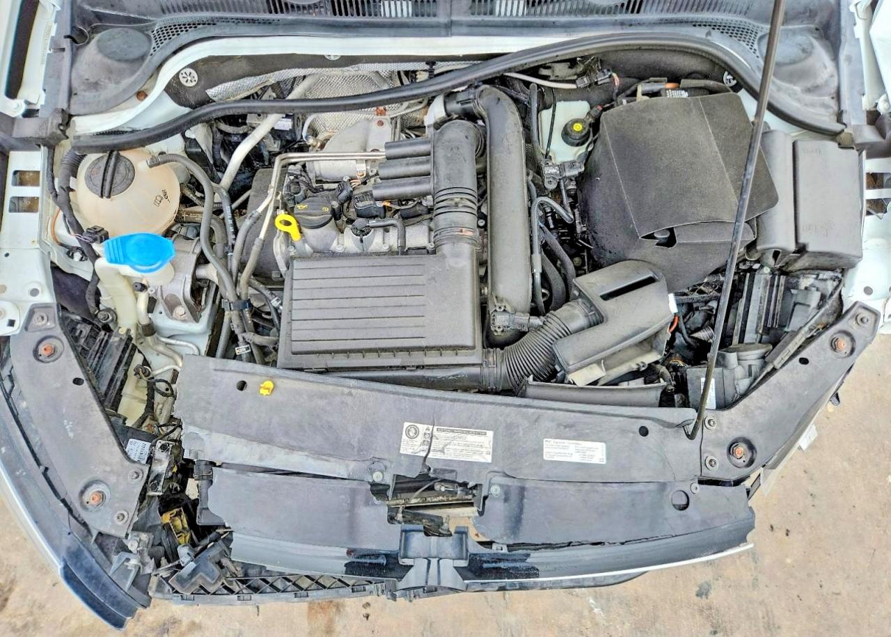VOLKSWAGEN JETTA 2017 — 12