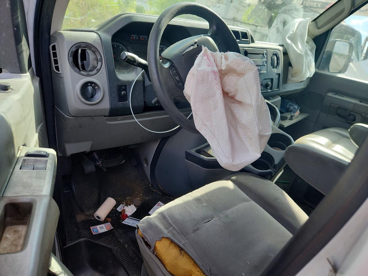 FORD ECONOLINE 2009 — 9