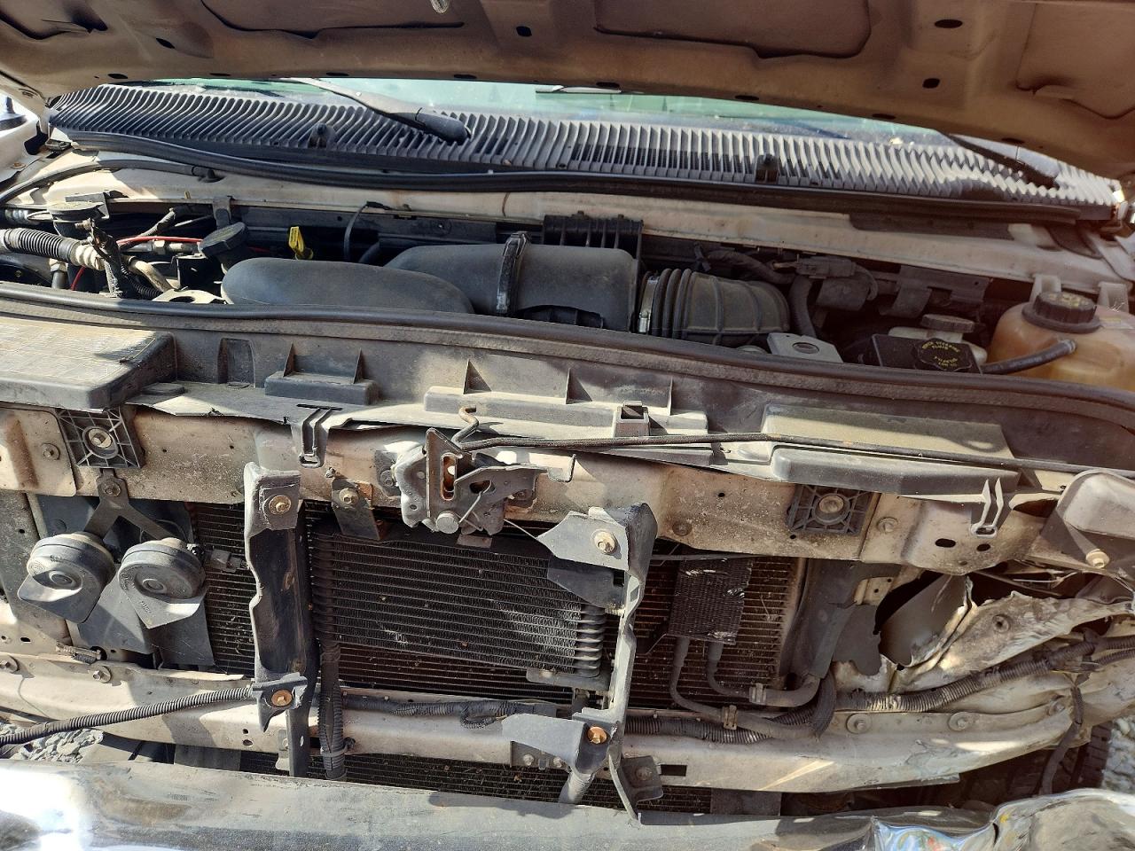 FORD ECONOLINE 2009 — 13