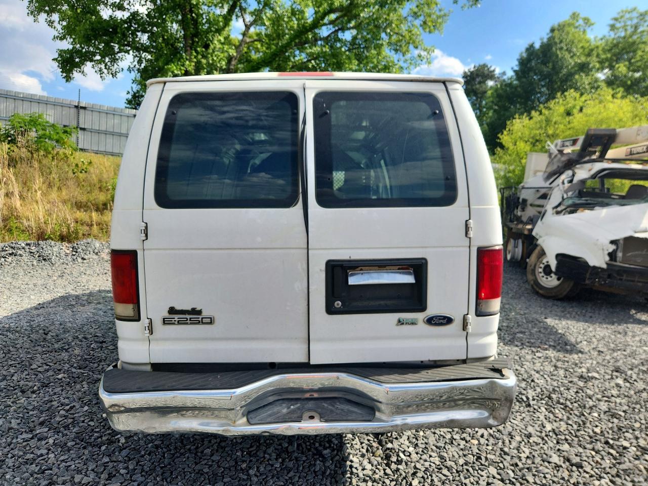 FORD ECONOLINE 2009 — 7