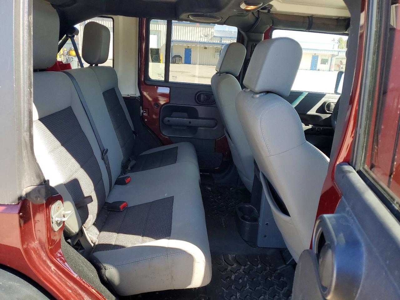 JEEP WRANGLER UNLIMITED 2010 — 11