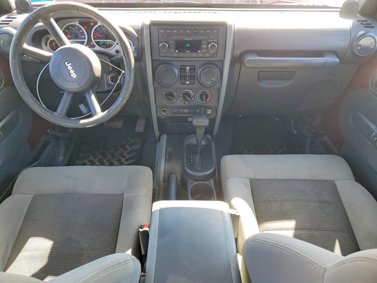 JEEP WRANGLER UNLIMITED 2010 — 9