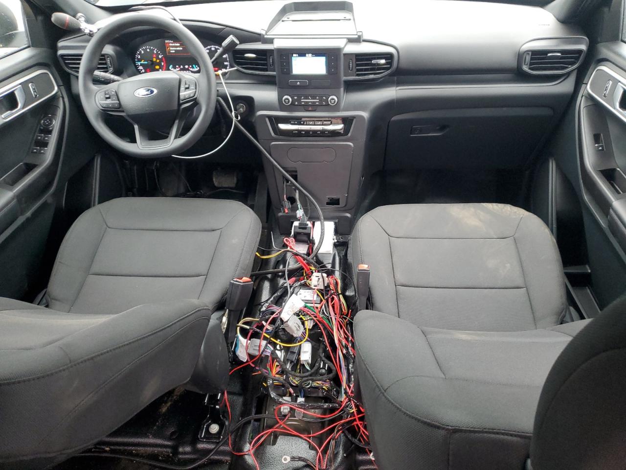 FORD EXPLORER 2024 — 9