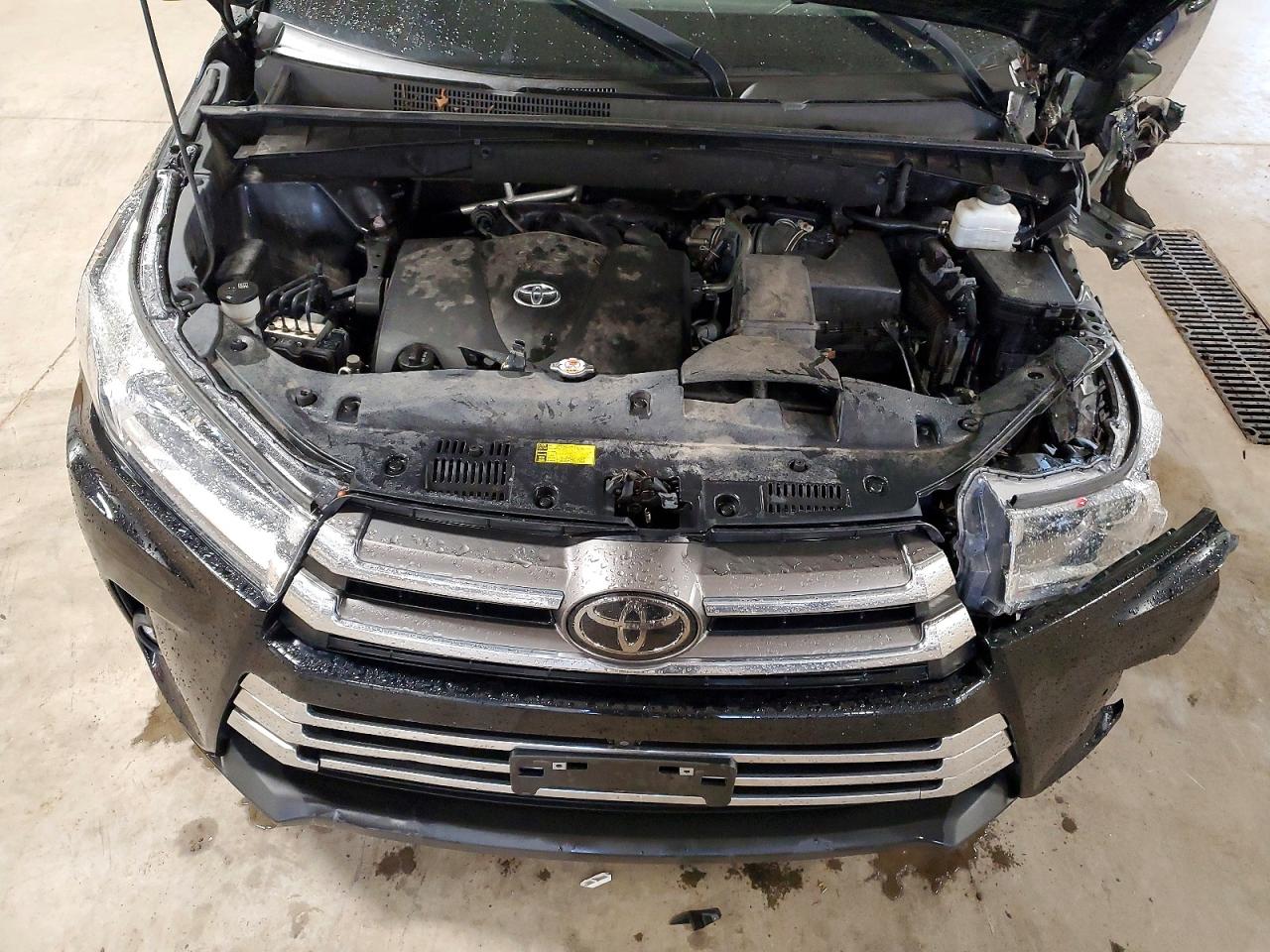TOYOTA HIGHLANDER 2019 — 13