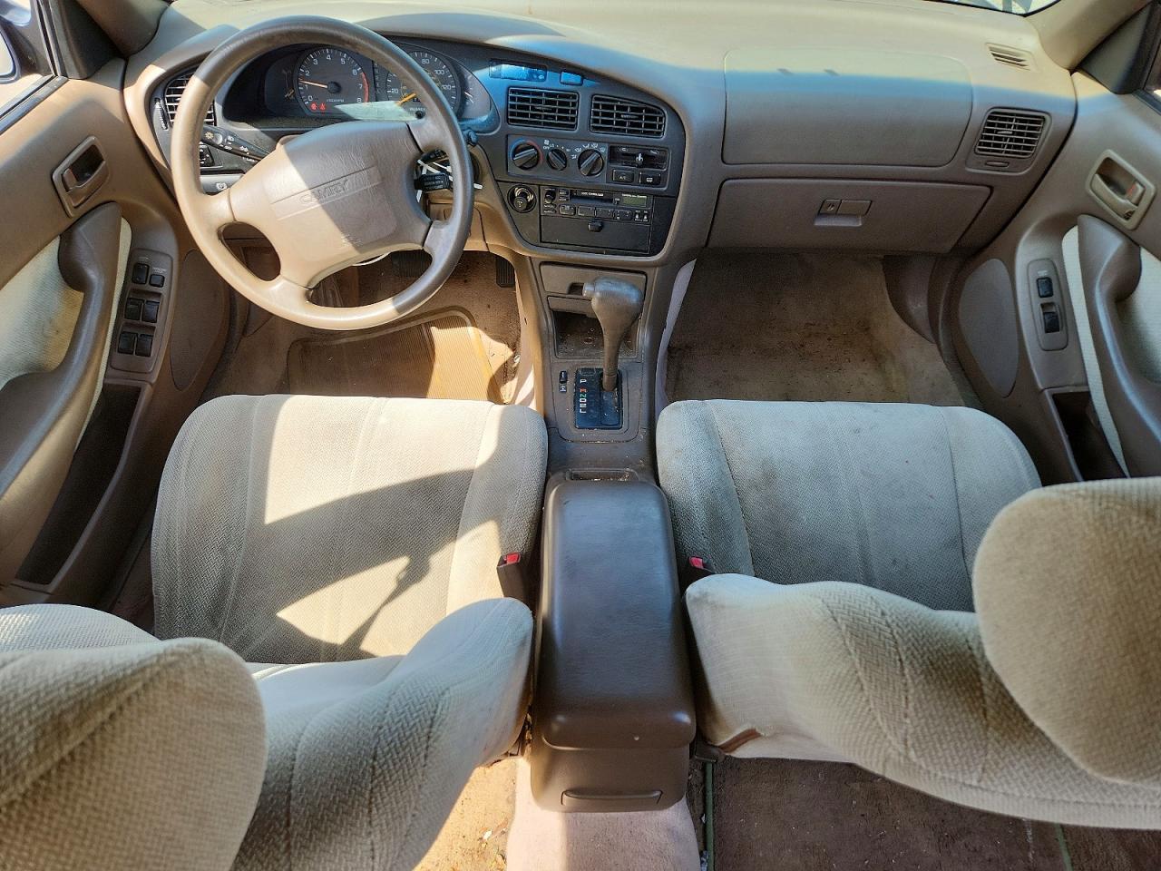 TOYOTA CAMRY 1994 — 9