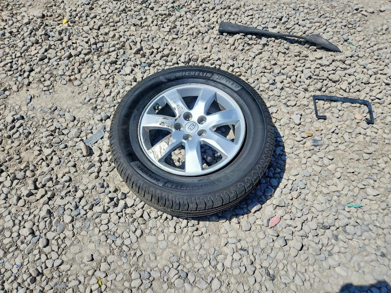 KIA SORENTO 2011 — 14