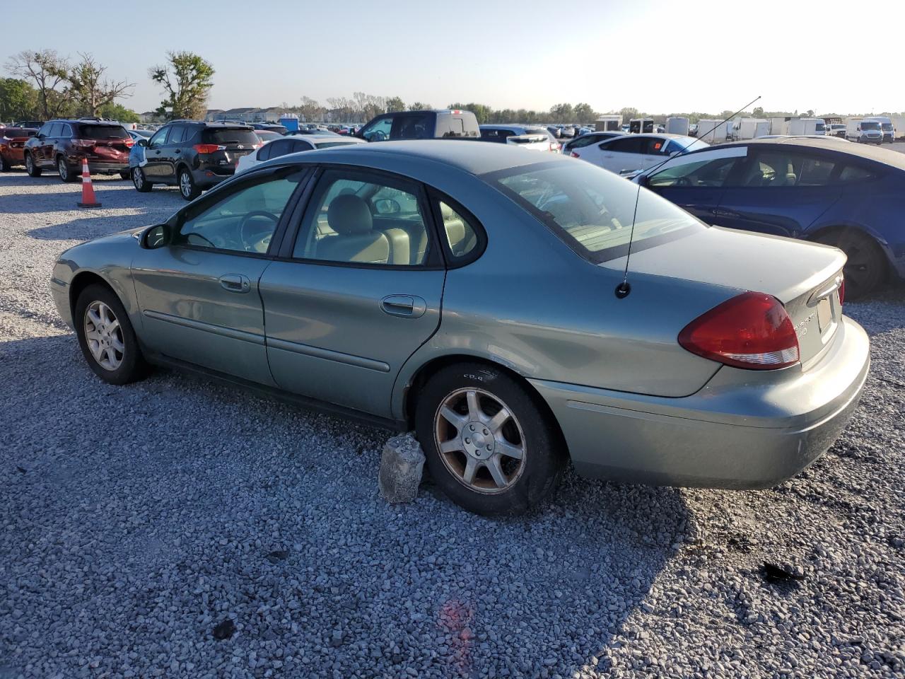 FORD TAURUS 2006 — 3
