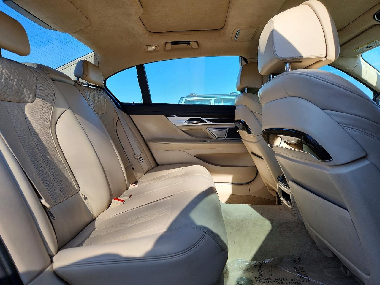 BMW 750 2016 — 11