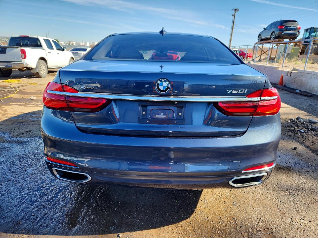 BMW 750 2016 — 7