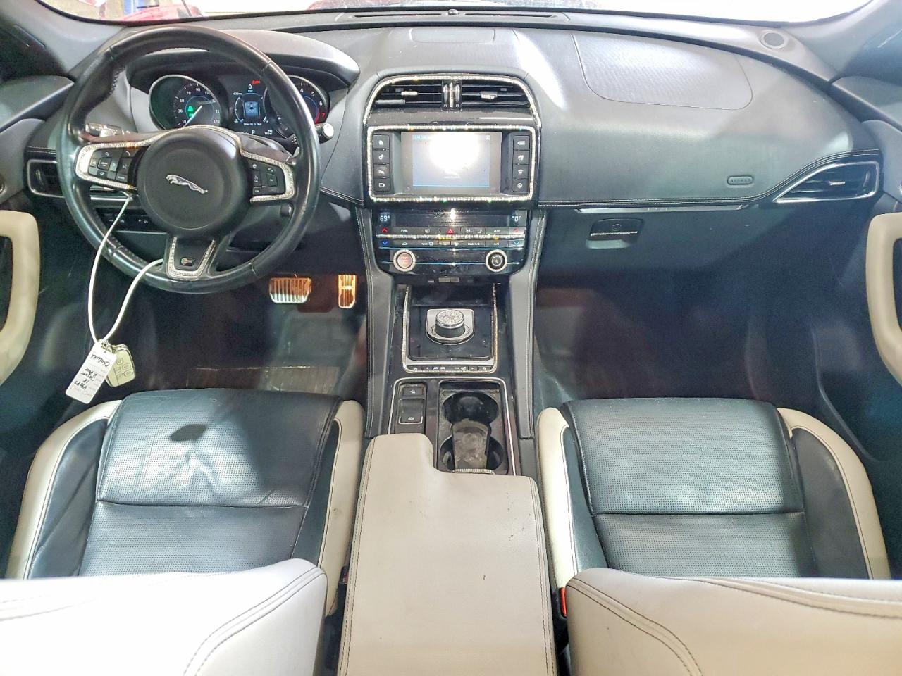 JAGUAR F-PACE 2018 — 9
