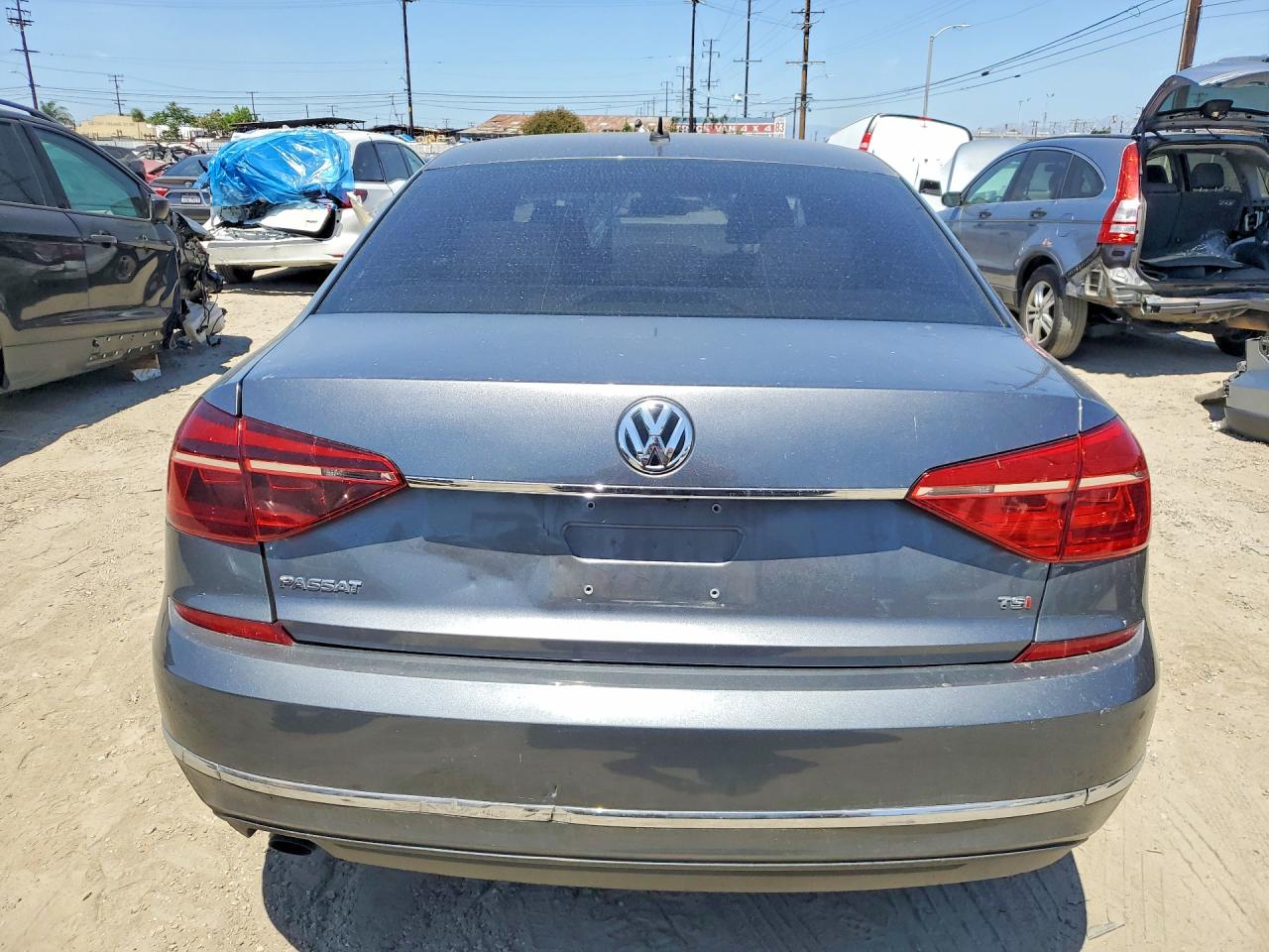 VOLKSWAGEN PASSAT 2016 — 7
