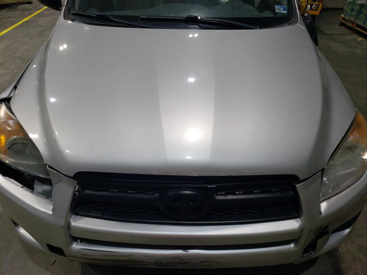 TOYOTA RAV4 2010 — 13