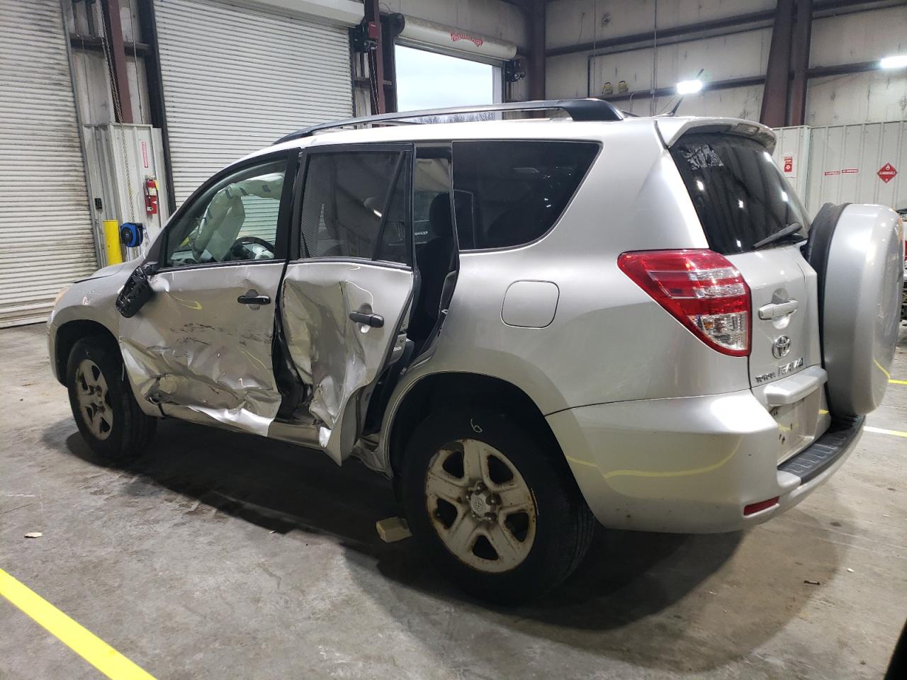 TOYOTA RAV4 2010 — 3