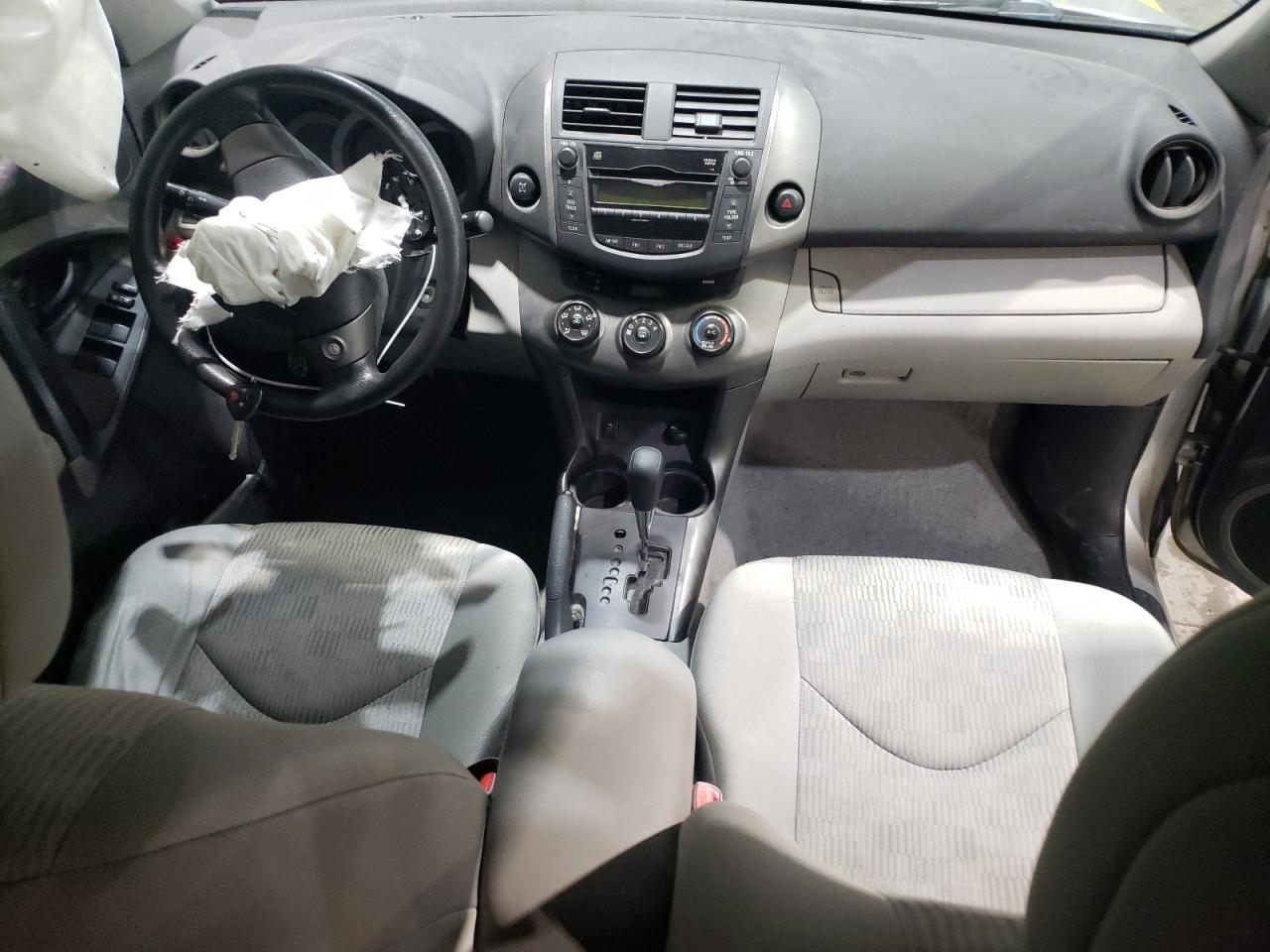 TOYOTA RAV4 2010 — 9