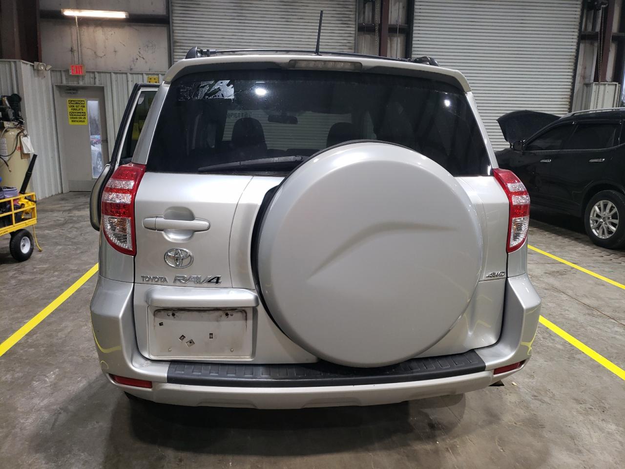 TOYOTA RAV4 2010 — 7