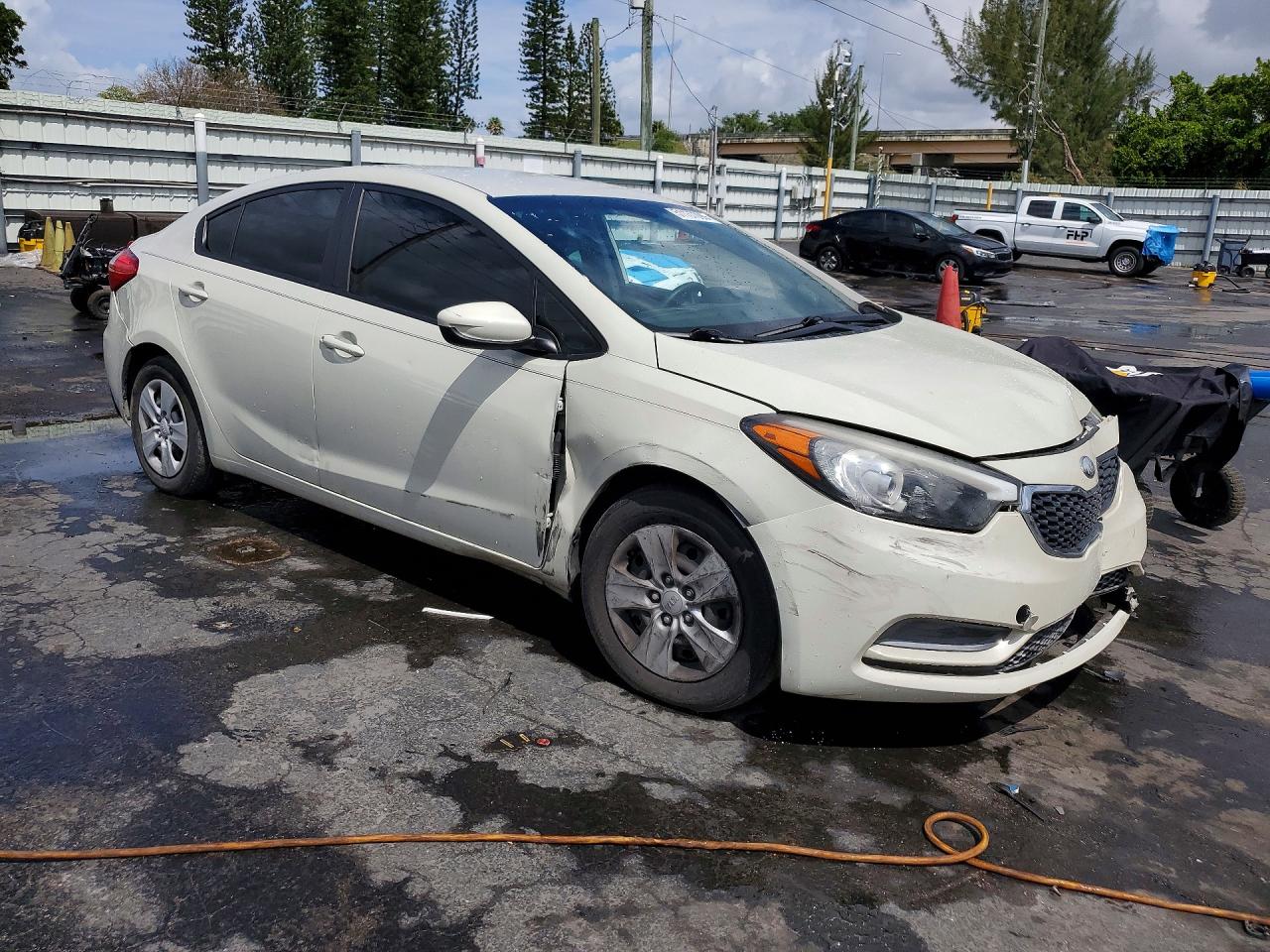 KIA FORTE 2015 — 5