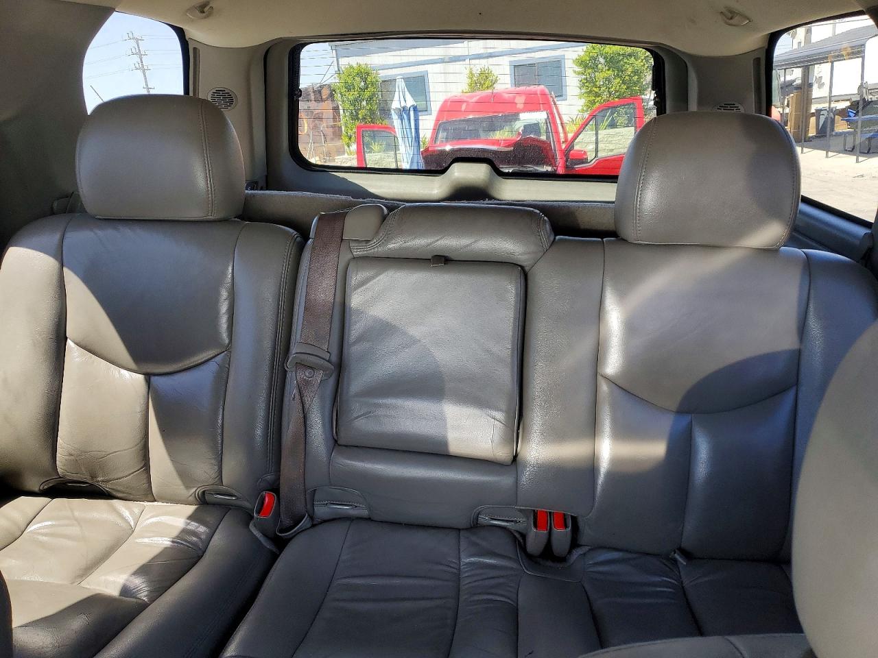 CHEVROLET TAHOE 2005 — 11
