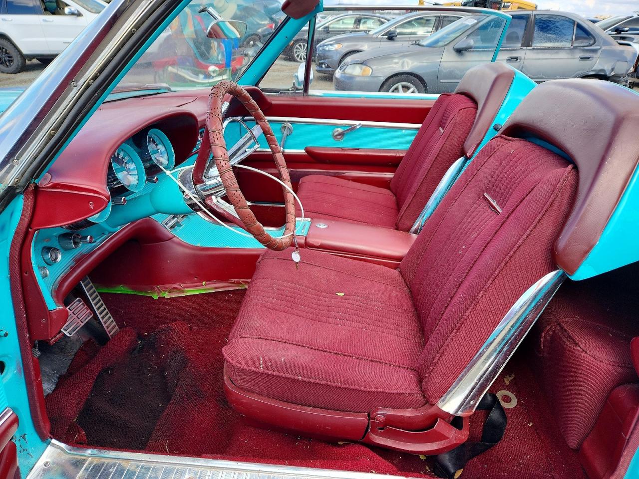 FORD THUNDERBIRD 1963 — 8