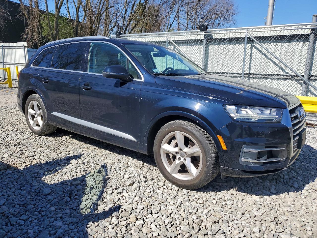 AUDI Q7 2017 — 5