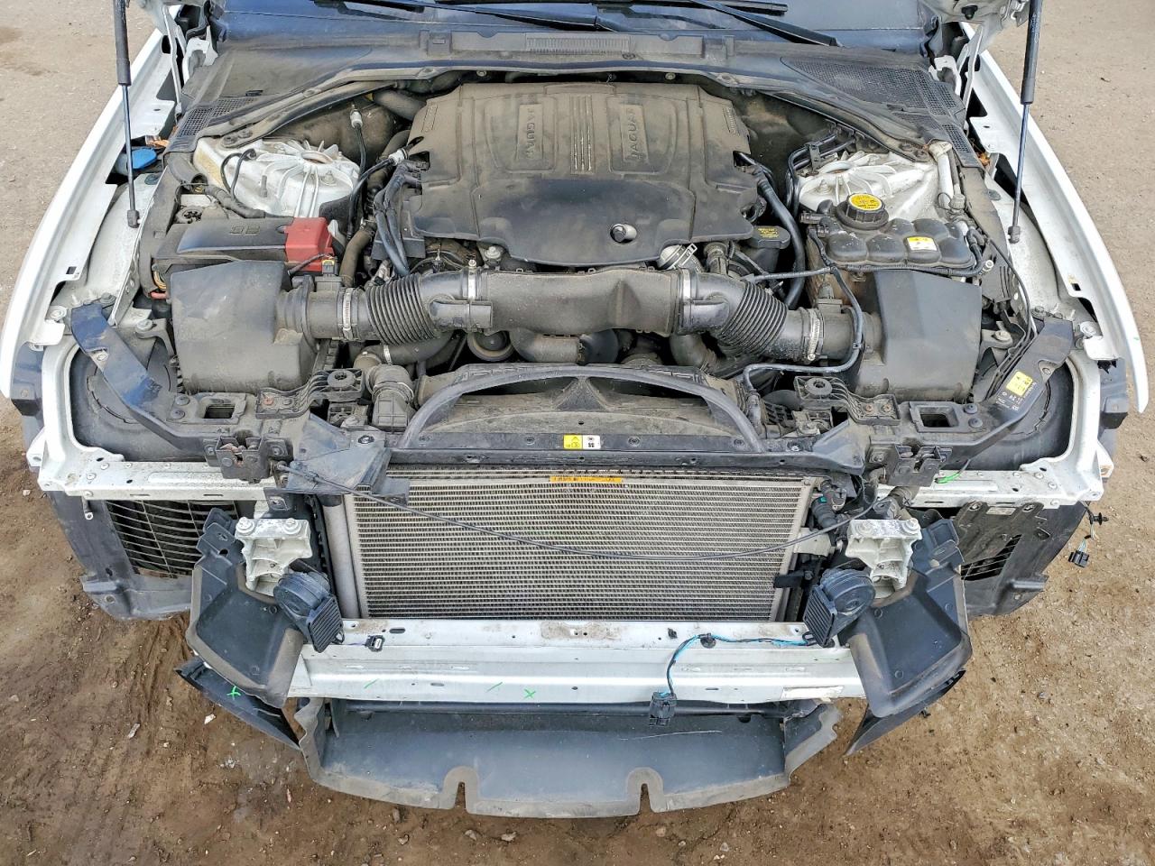 JAGUAR XF 2018 — 12