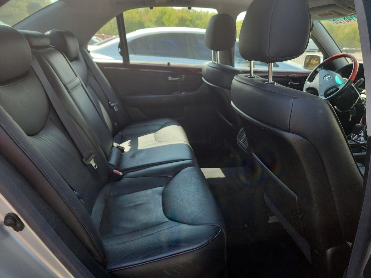LEXUS LS 2002 — 11