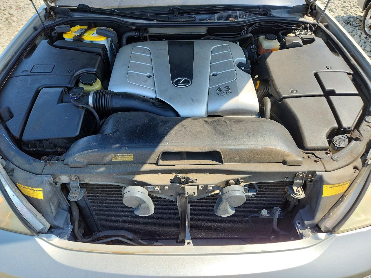 LEXUS LS 2002 — 12