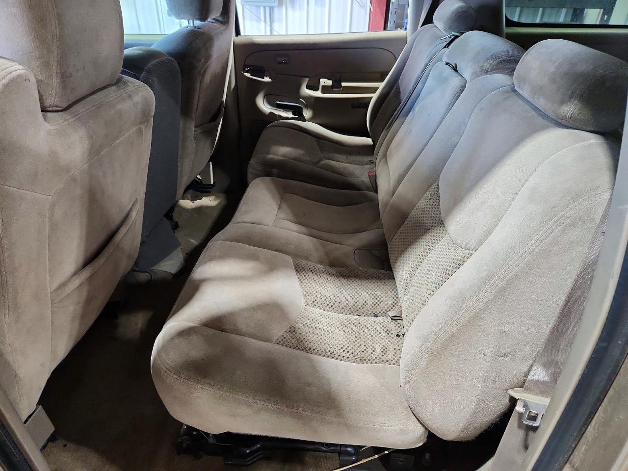 CHEVROLET SUBURBAN 2005 — 12