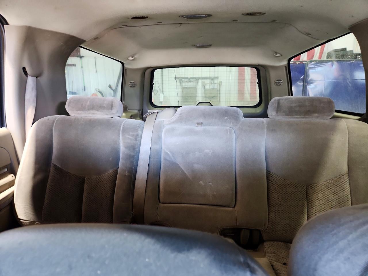 CHEVROLET SUBURBAN 2005 — 11