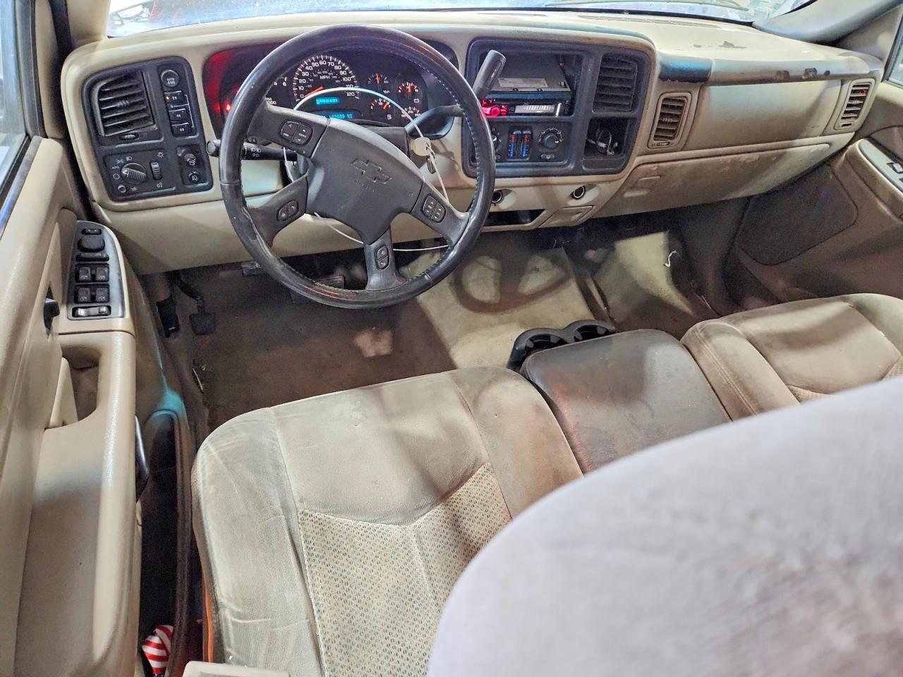 CHEVROLET SUBURBAN 2005 — 9