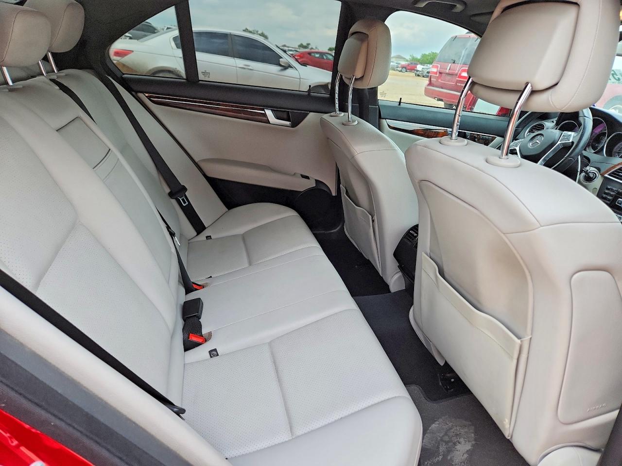 MERCEDES-BENZ C 2014 — 11