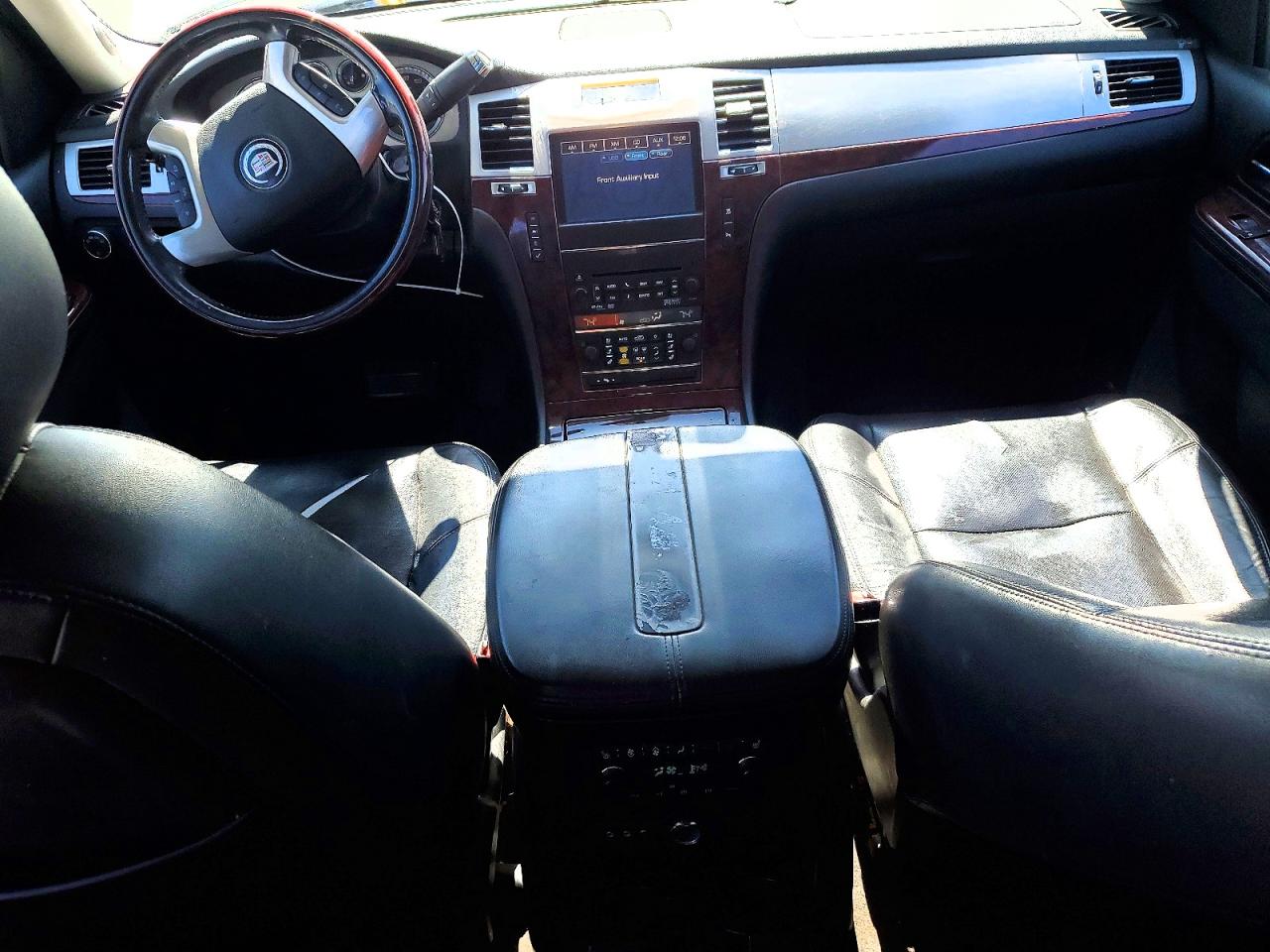 CADILLAC ESCALADE 2011 — 9