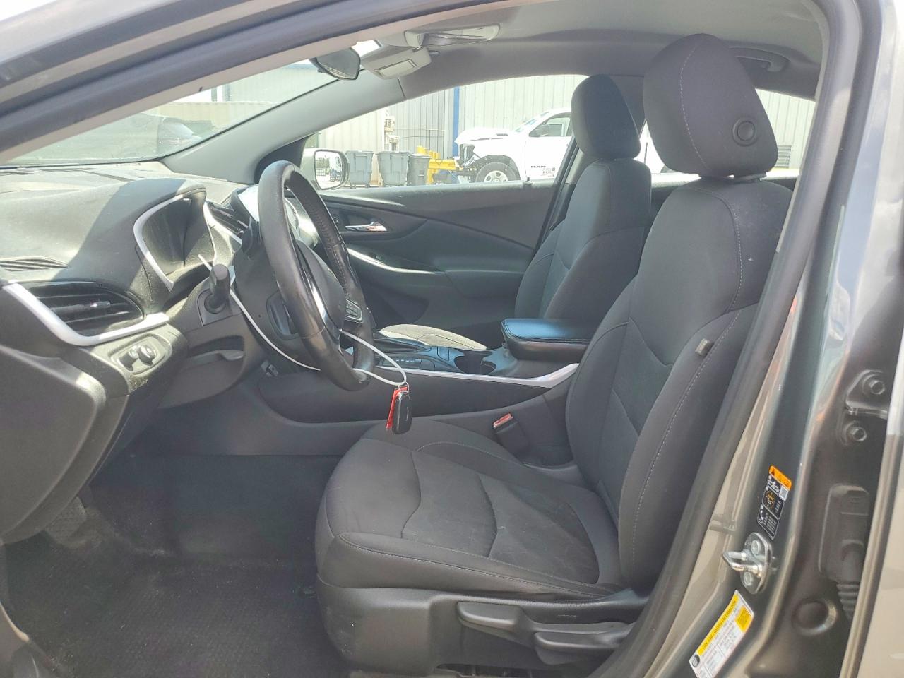 CHEVROLET VOLT 2017 — 8