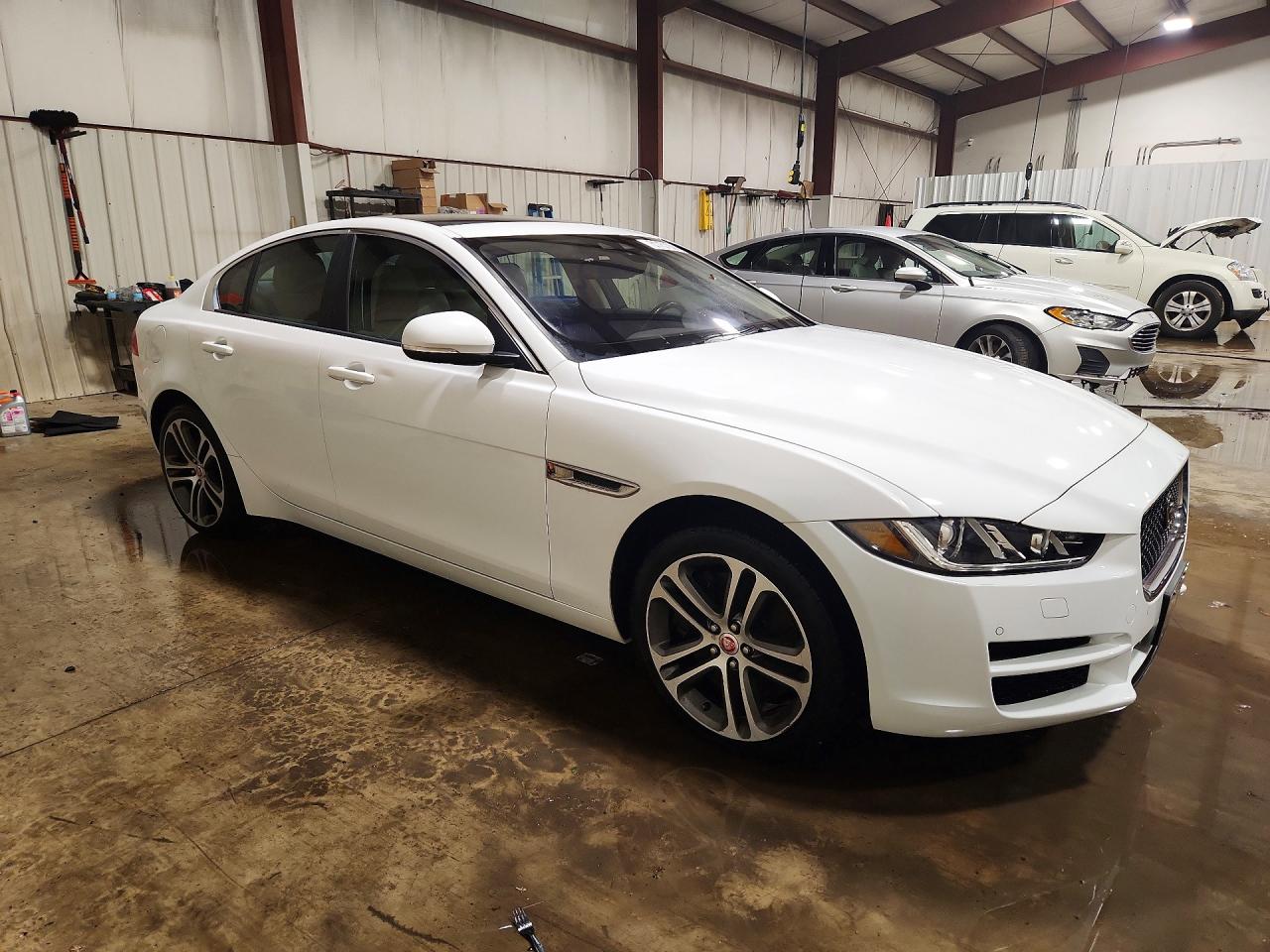 JAGUAR XE 2017 — 5