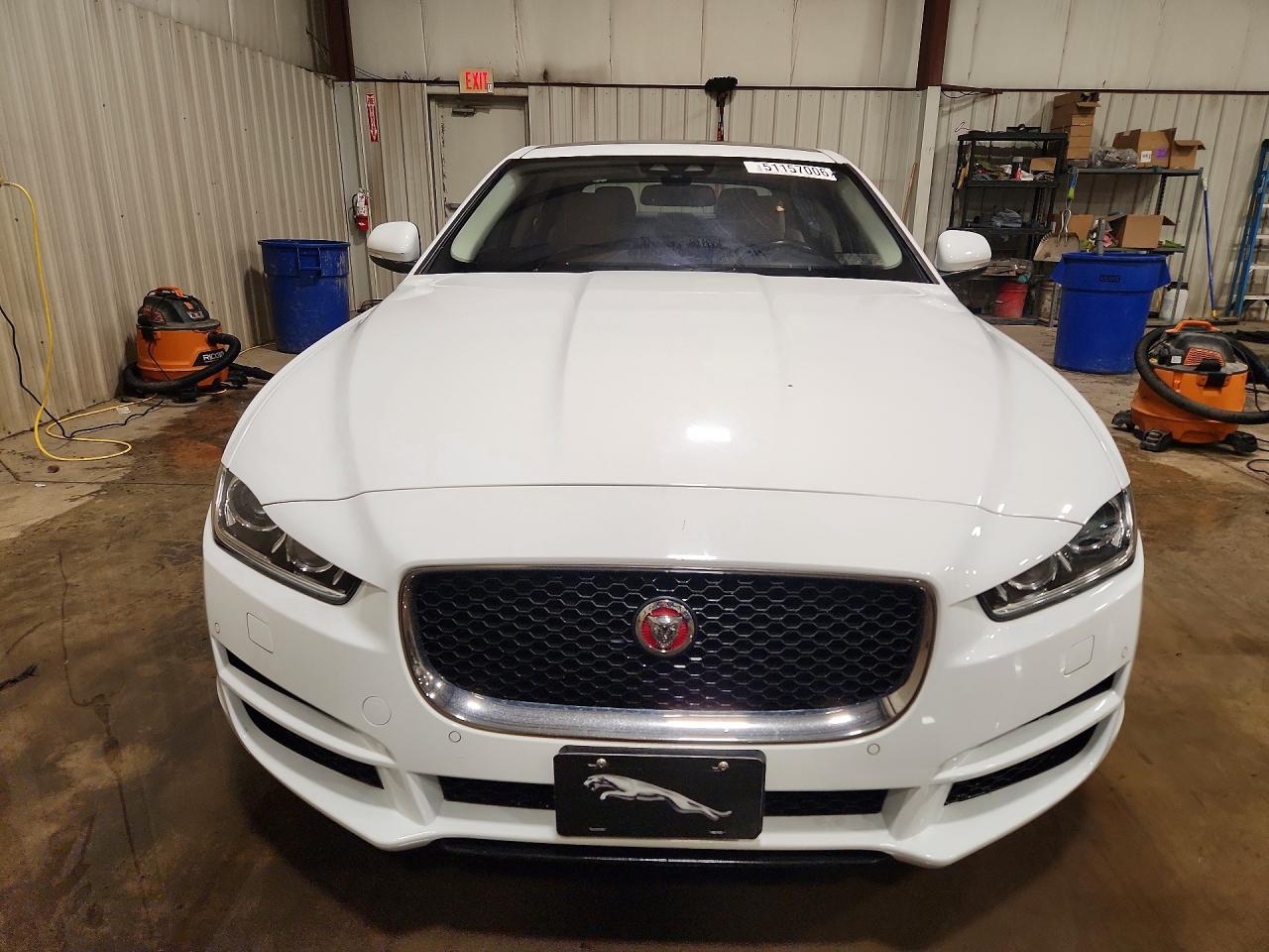 JAGUAR XE 2017 — 6
