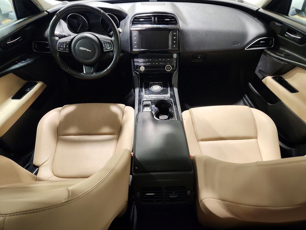 JAGUAR XE 2017 — 9