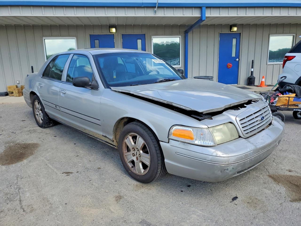 FORD CROWN VICTORIA 2005 — 5