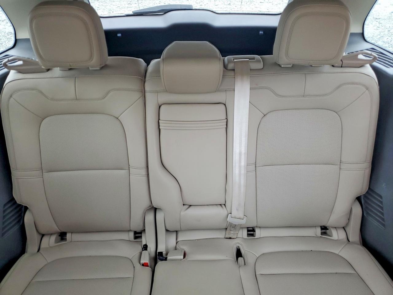 LINCOLN CORSAIR 2020 — 11