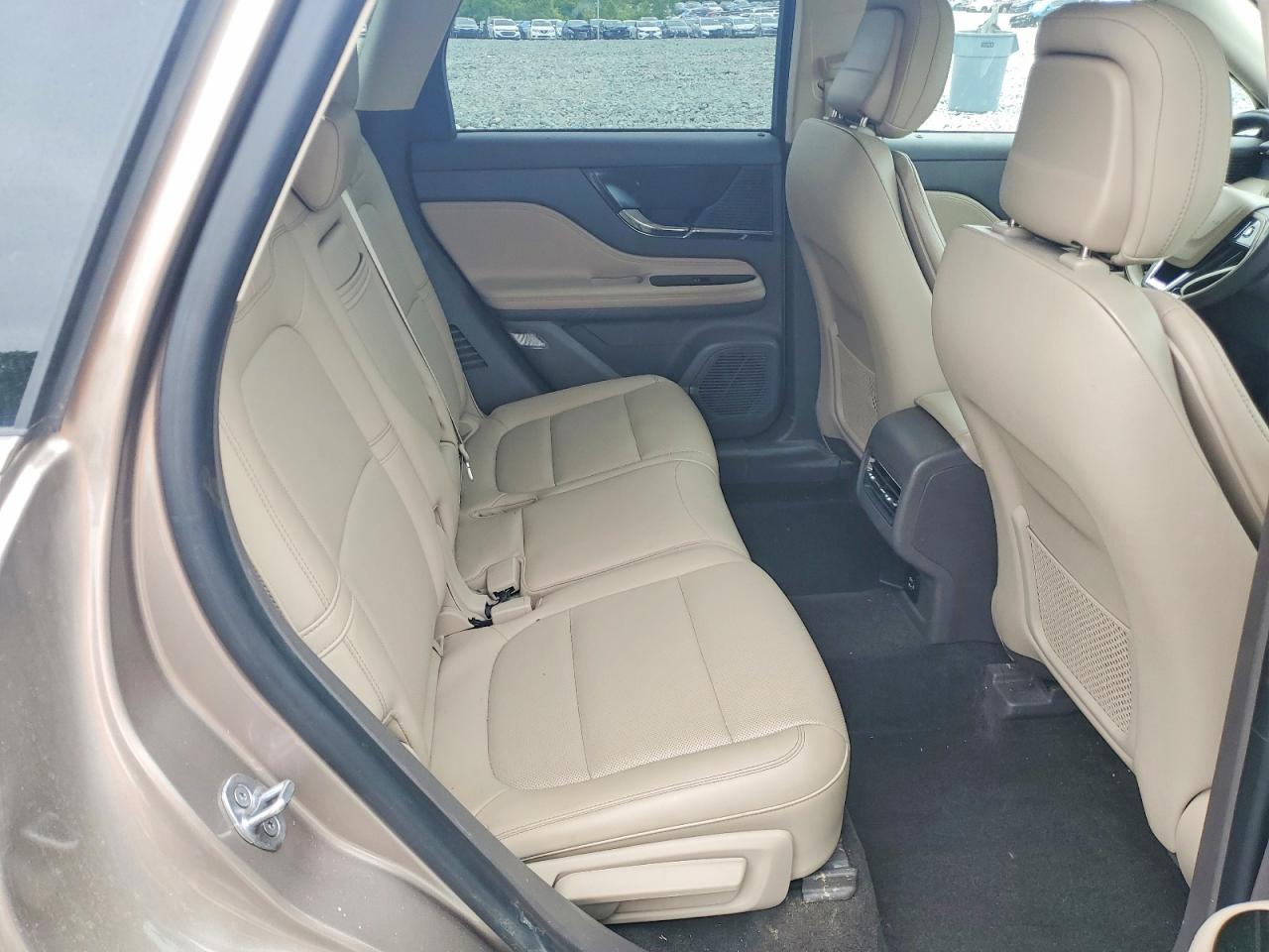LINCOLN CORSAIR 2020 — 12