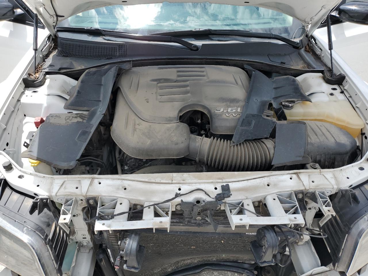 CHRYSLER 300 2019 — 12