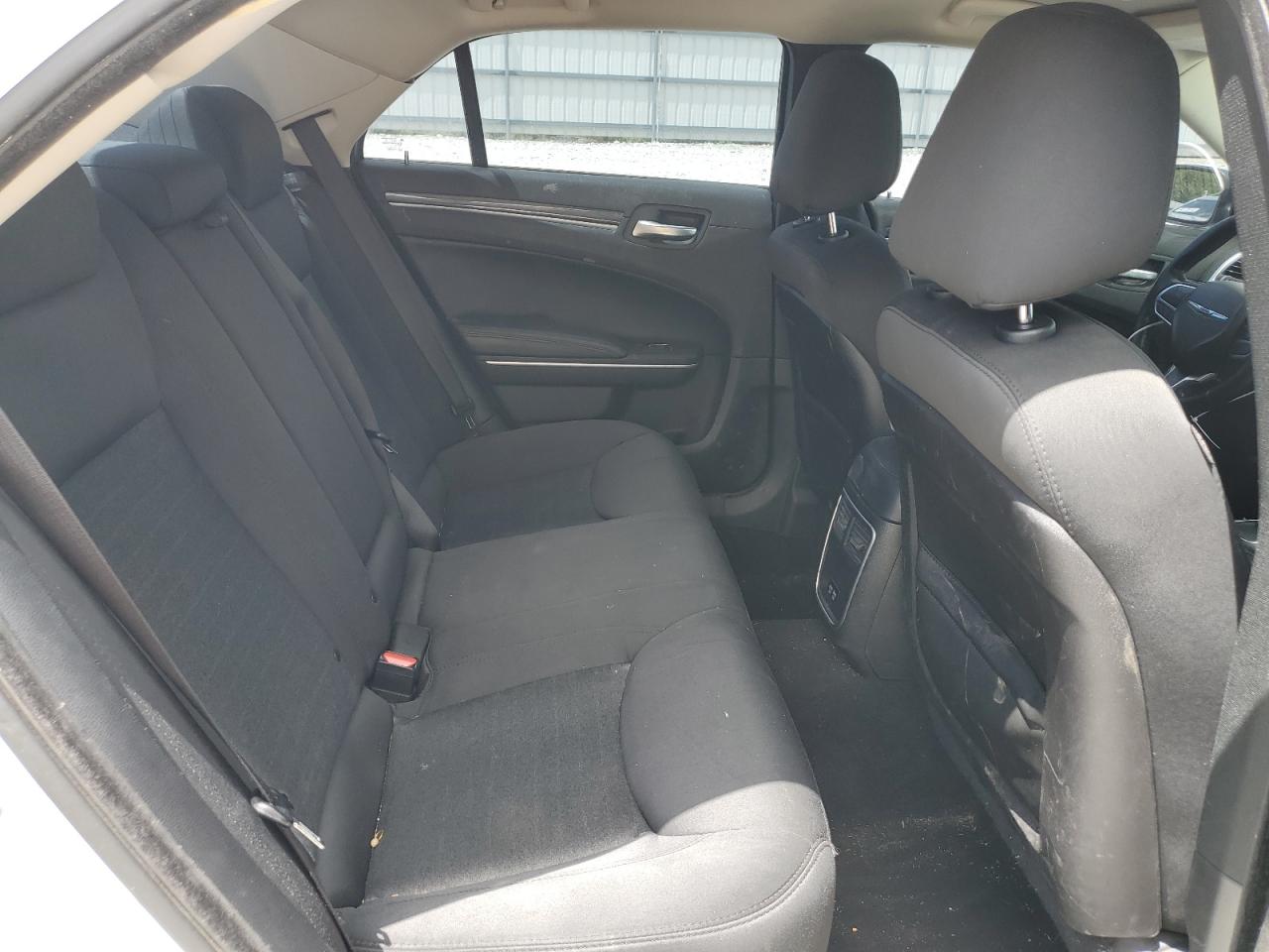 CHRYSLER 300 2019 — 11