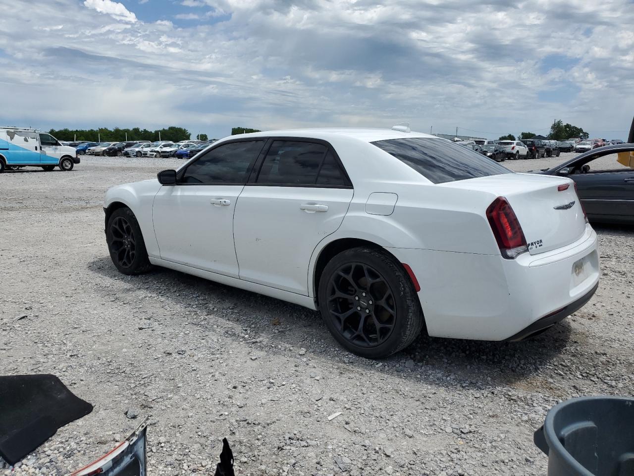 CHRYSLER 300 2019 — 3