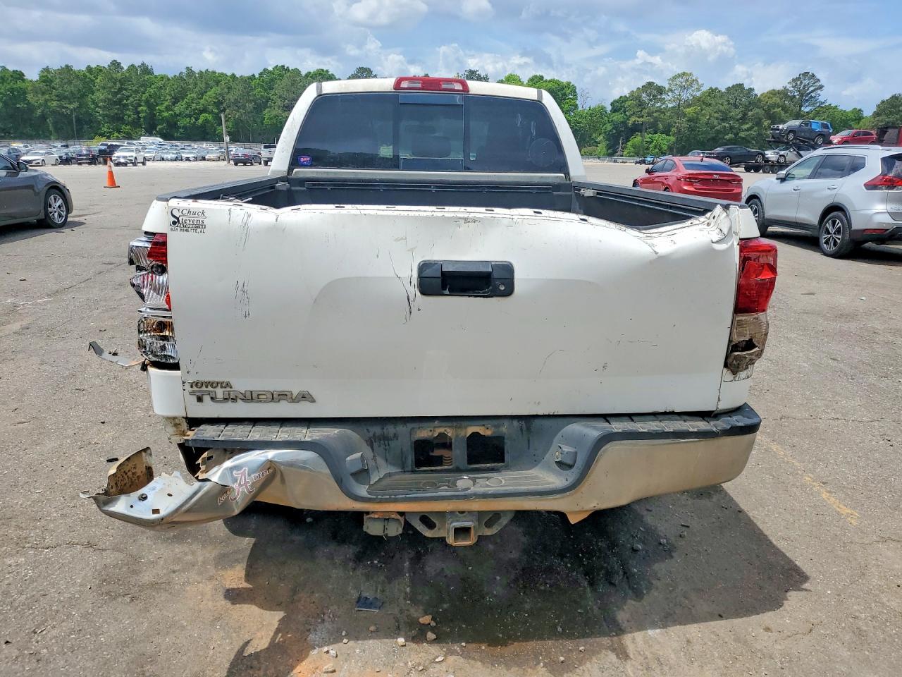 TOYOTA TUNDRA 2011 — 7