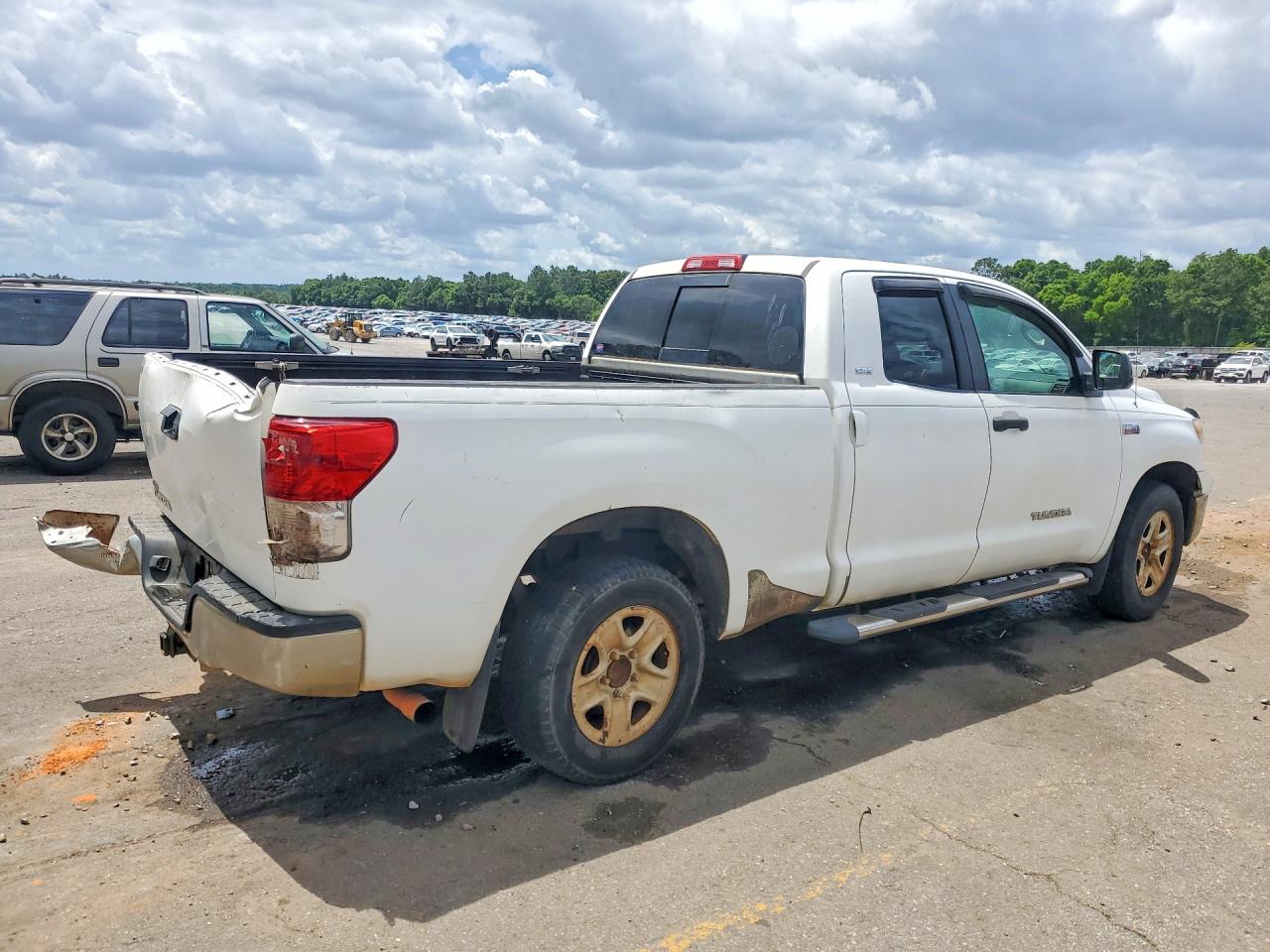 TOYOTA TUNDRA 2011 — 4