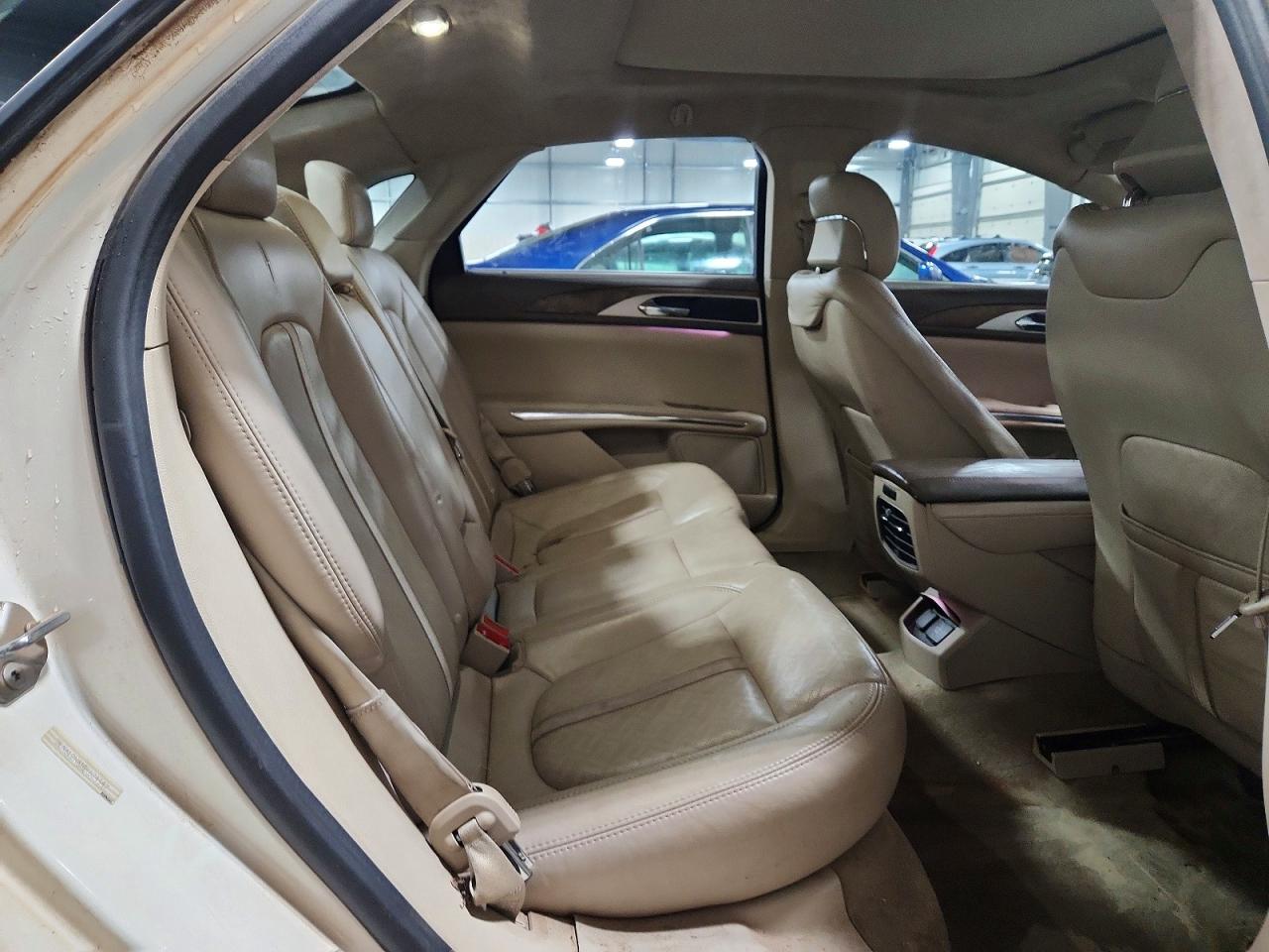 LINCOLN MKZ 2016 — 11